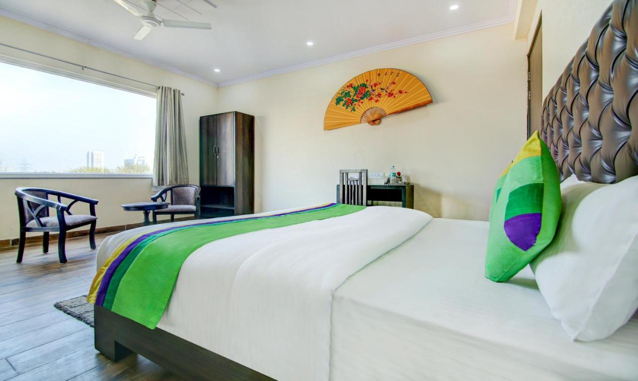 Treebo Trend Blooms Premium Hotel Gurgaon Exterior foto